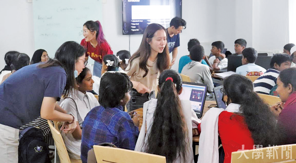 ▲벵갈루루에서 문화 교류 프로그램을 진행 중인 CAPT 카말 학생들. (사진 제공:  CAPT 카말)