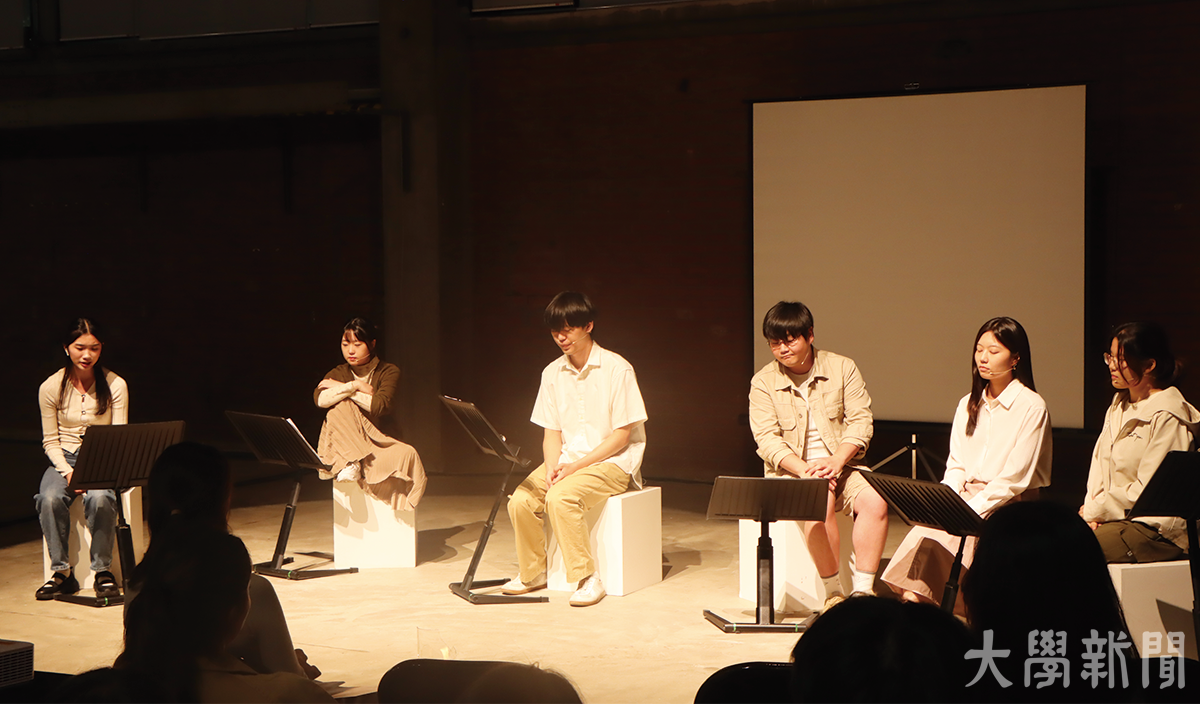 ▲ 개막 공연 〈따라지〉가 펼쳐지고 있다.