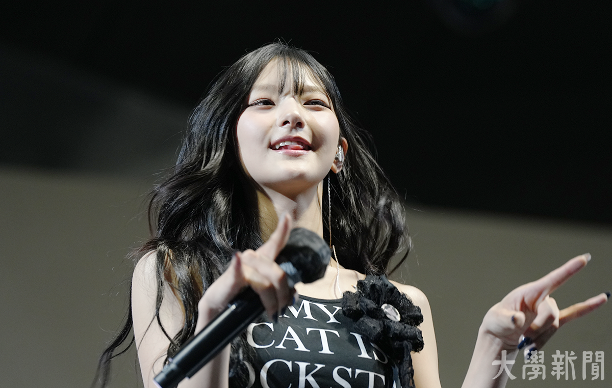 ▲키스오브라이프의 하늘이 미소짓고 있다. (김재훈 기자)