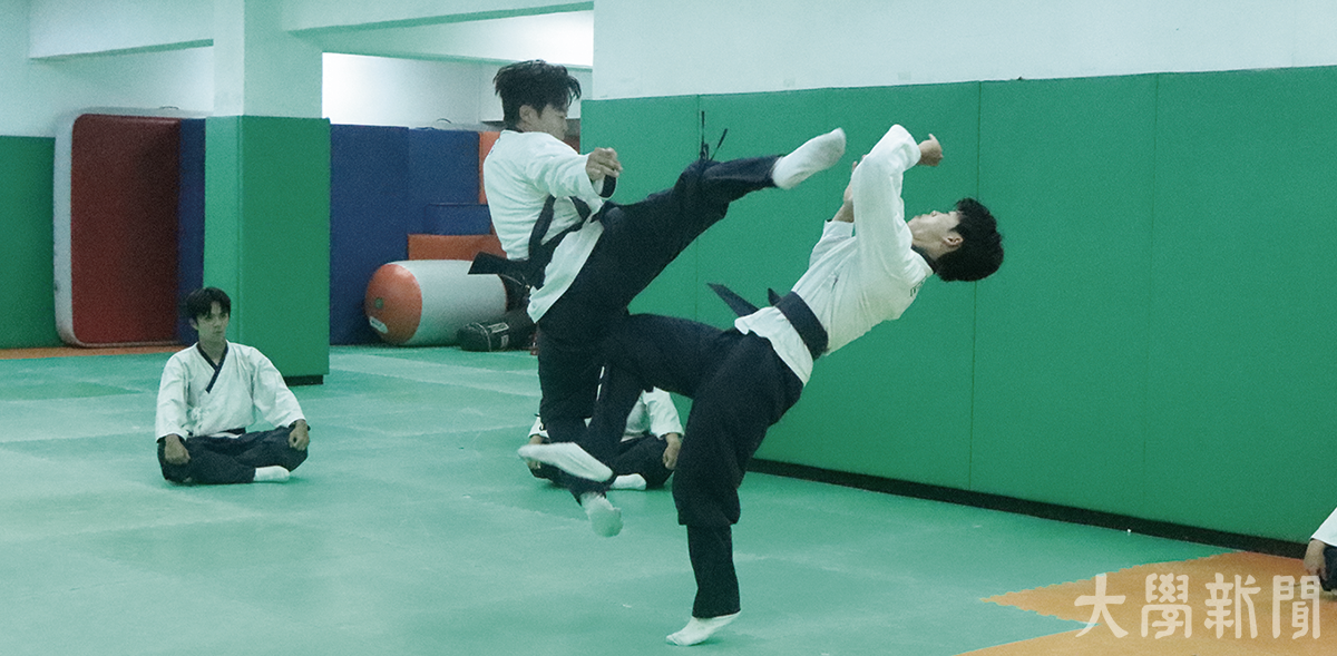 ▲택견 국가대표시범단원들이 맞대결을 진행하고 있다.