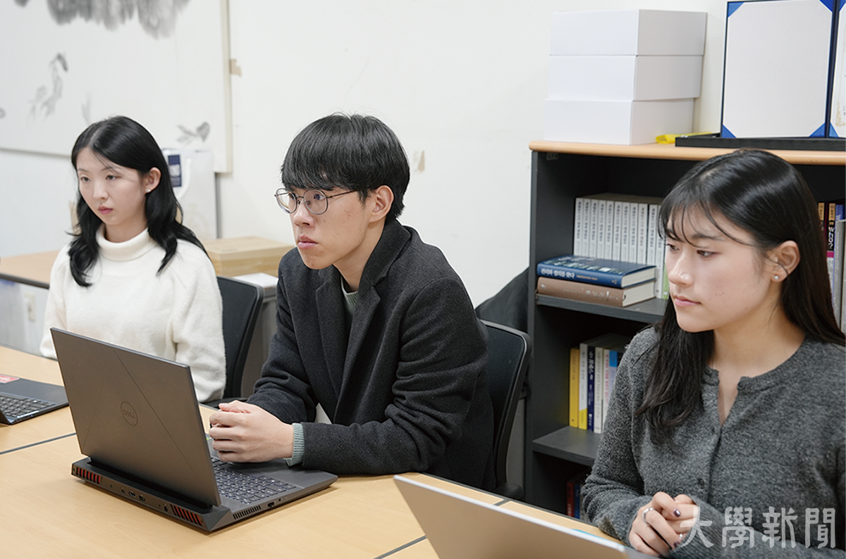 ▲왼쪽부터 김보희 부총학생회장, 김민규 총학생회장, 홍성민 중앙집행위원장.